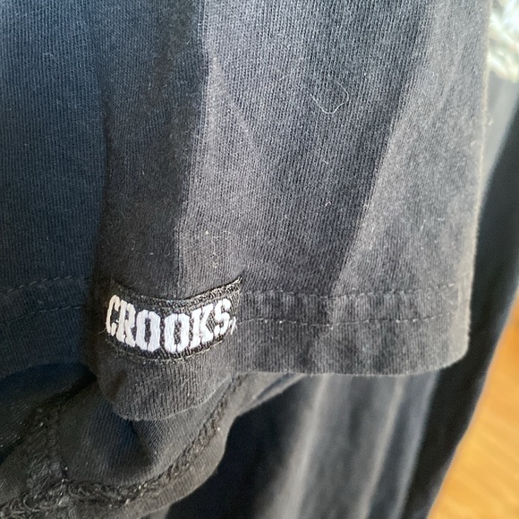 BLACK MENS CROOKS AND CASTLES SHIRT SIZE LARGE MADE IN INDIA 100% COTTON🇮🇳🖤👕 - Picture 6 of 7